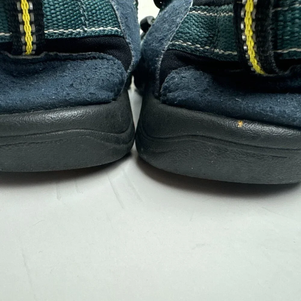 Keen Sandals Hiking Waterproof  Size 6 ( Big)